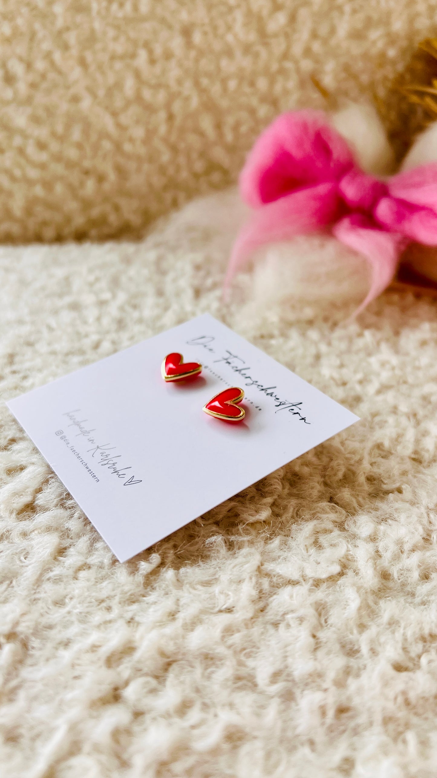 SPRINGVIBES 🌸 | Herzchen Stecker rot