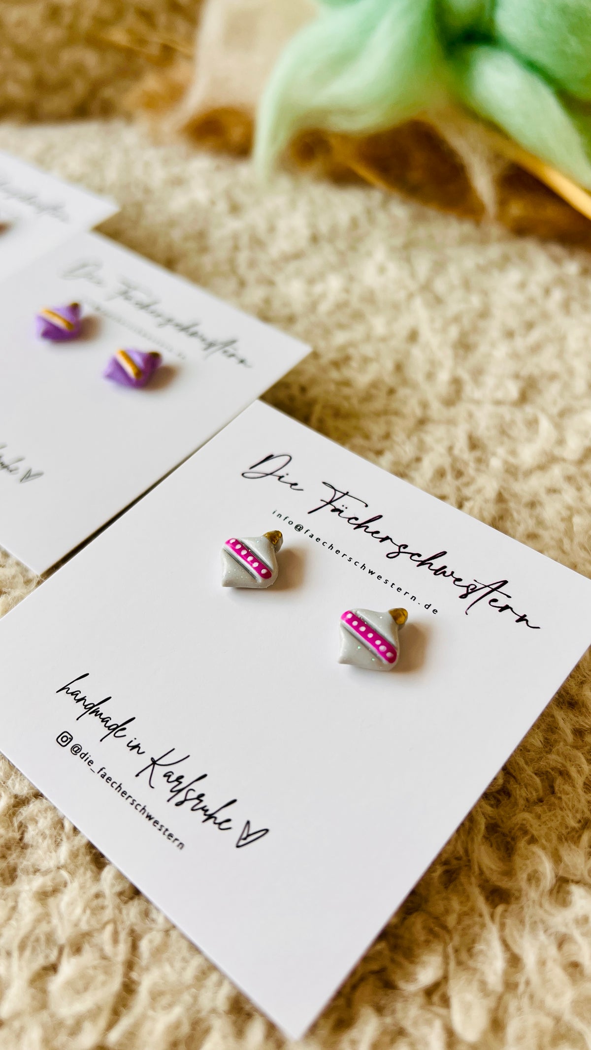 Holiday Season 🎄 | Ohrstecker Christbaumkugel (versch. Farben)