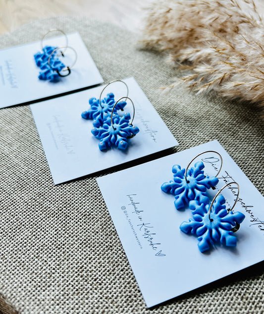 xmas 2025 | Schneeflocke mit Perlen | Eisblau