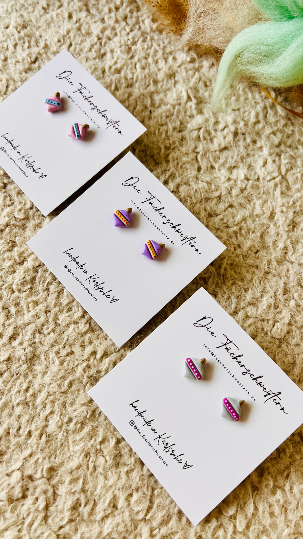 Holiday Season 🎄 | Ohrstecker Christbaumkugel (versch. Farben)