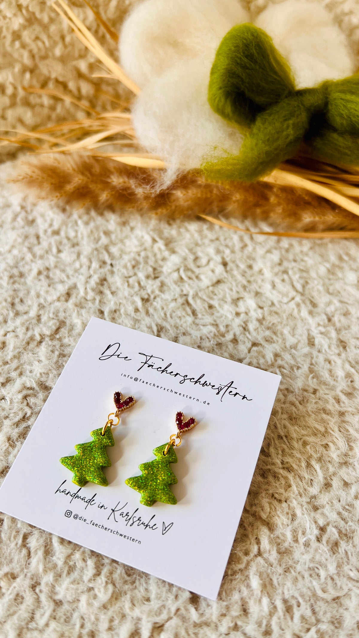 Holiday Season 🎄| Tannenbaum mit Herzzirkonia