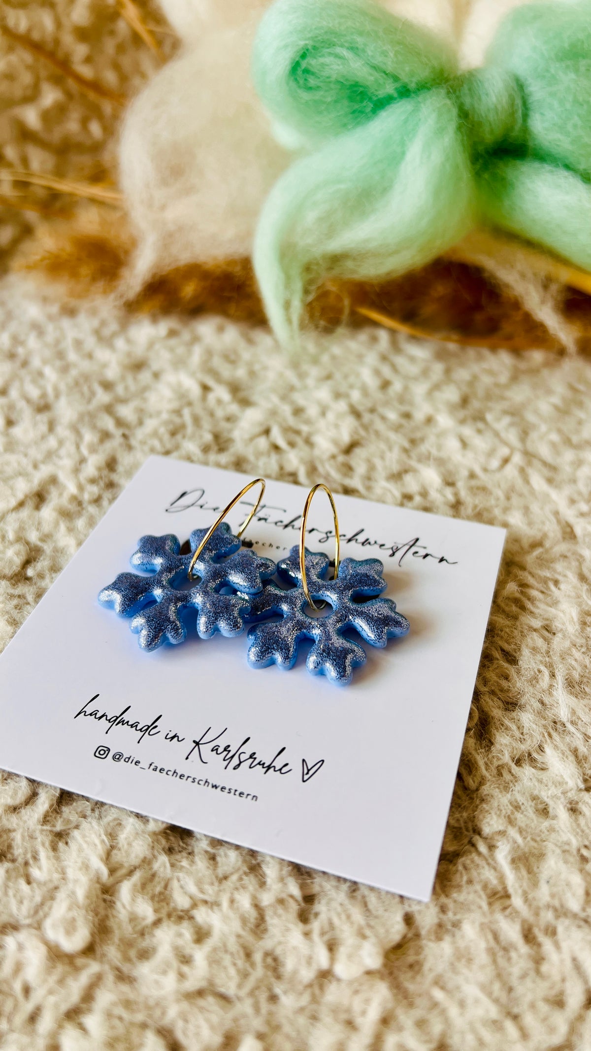 Holiday Season 🎄 | Schneeflocken-Creole eisblau