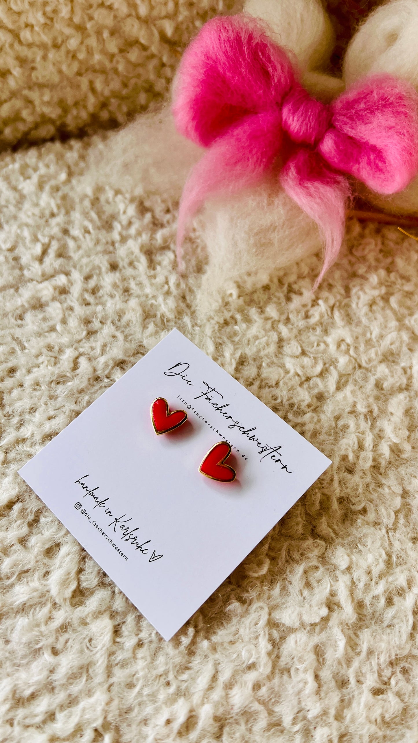 SPRINGVIBES 🌸 | Herzchen Stecker rot