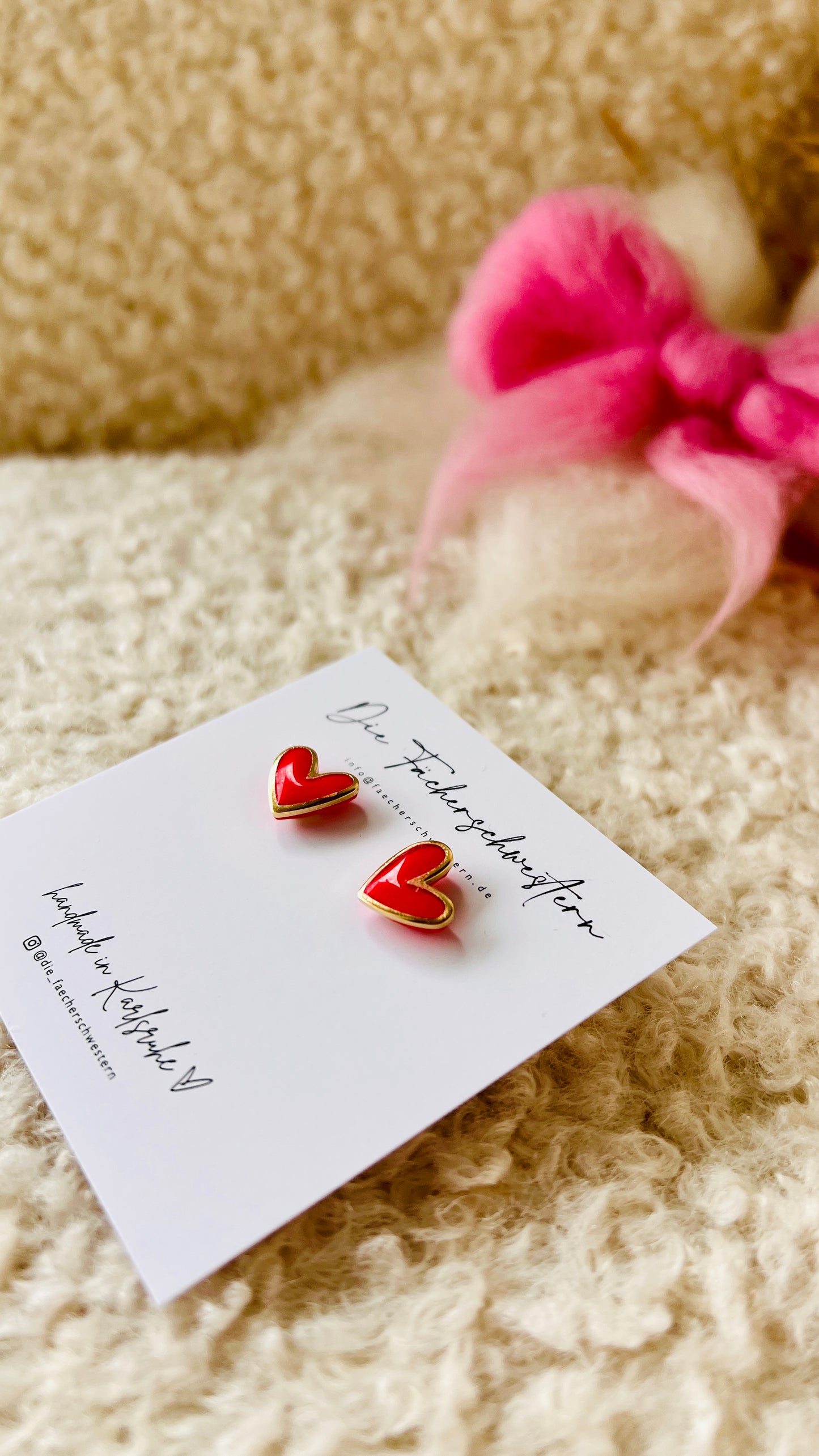 SPRINGVIBES 🌸 | Herzchen Stecker rot