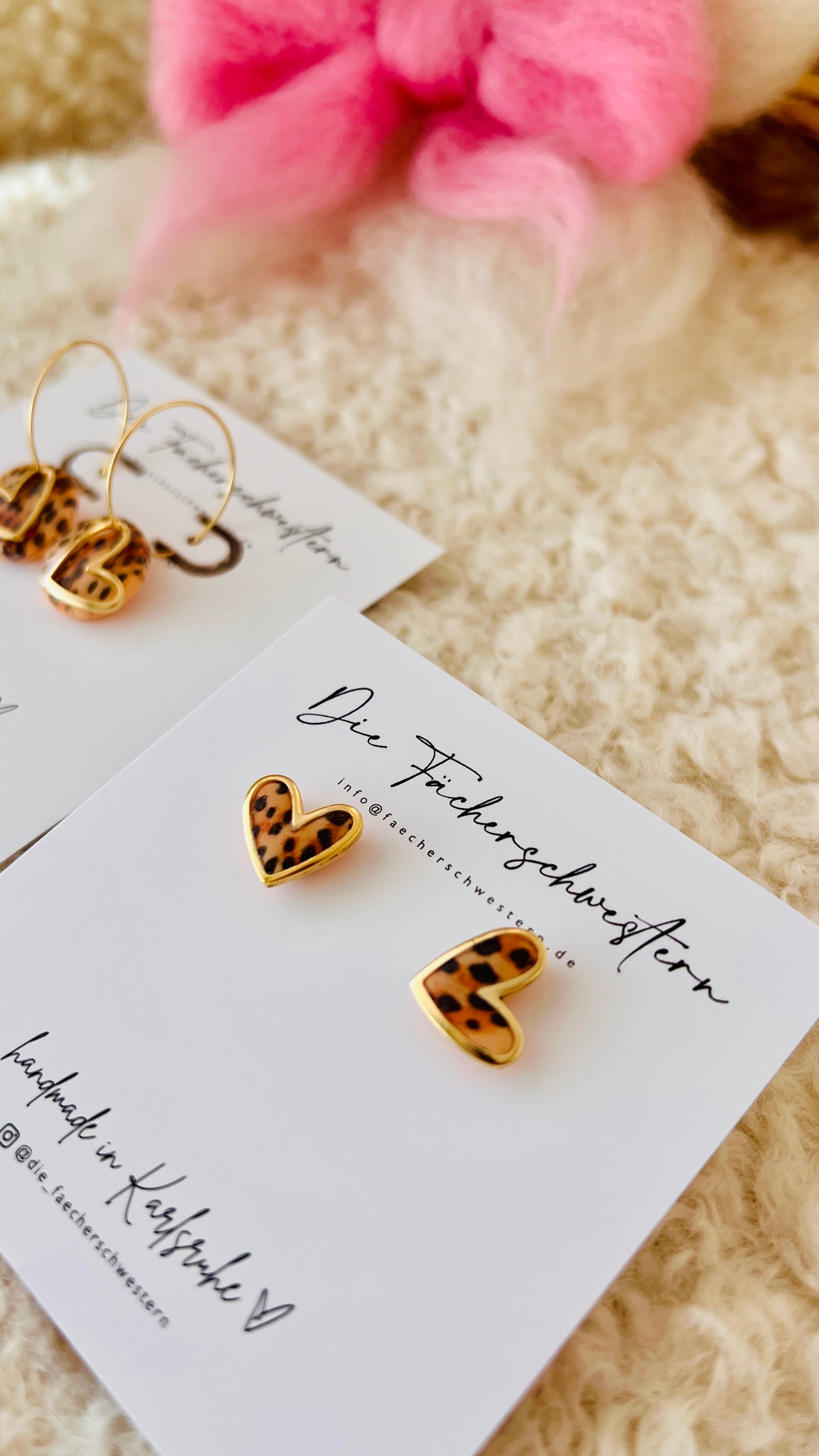 Herzchen Ohrstecker - Leoprint/peach